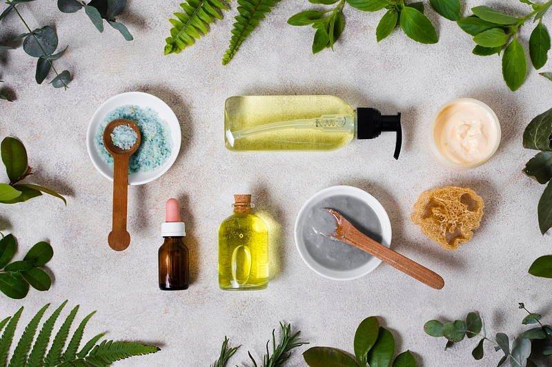 How to Spot Toxin-Free Makeup, Shampoo, Lotion, Deodorant, and Toothpaste