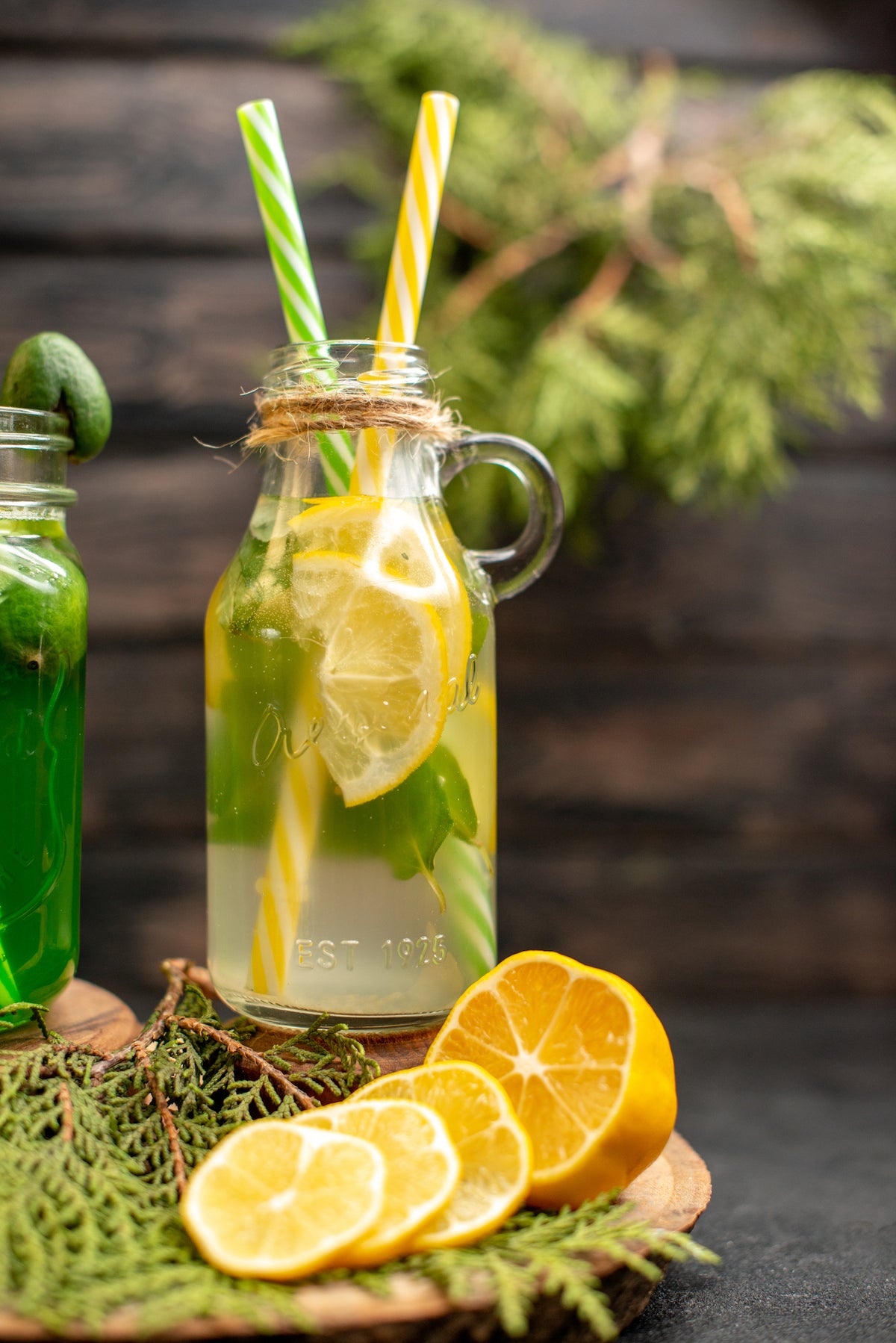 The 2 Best Detox Drinks to Kickstart Your Day Right!