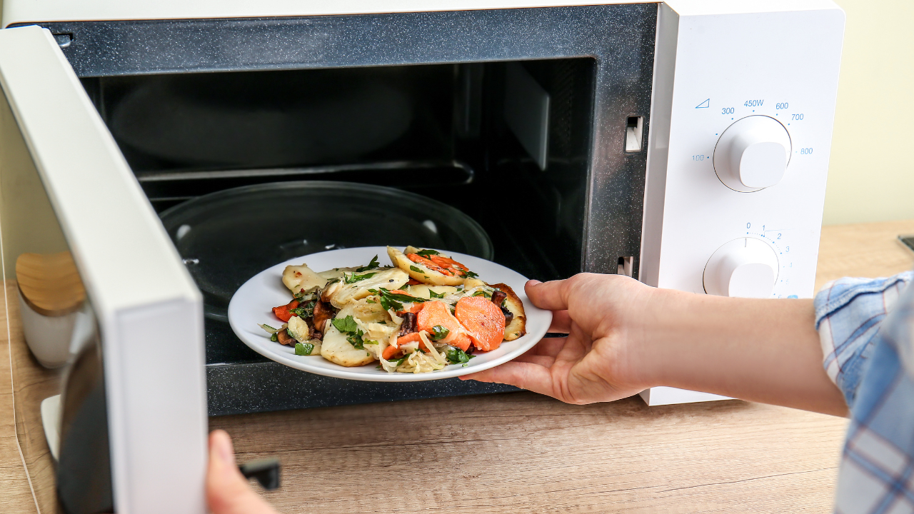 STOP Using the Microwave – What Cooking in the Microwave Does to Food